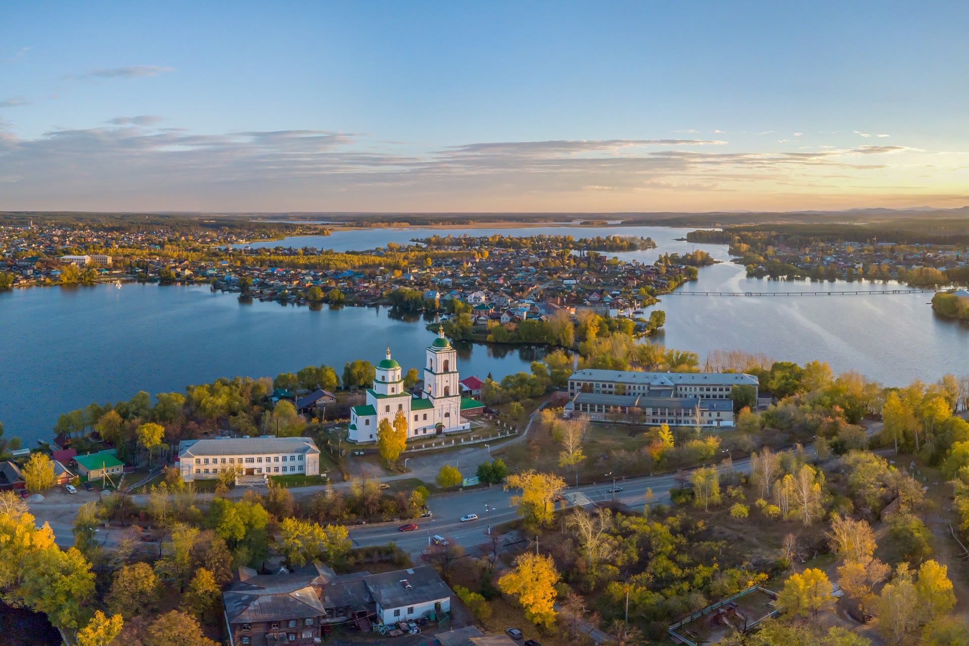 Городская набережная и историческая архитектура Кыштыма