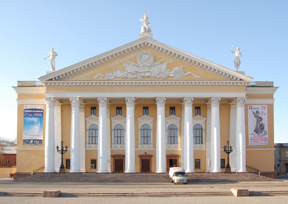 Театр оперы и балета имени Михаила Глинки в Челябинске